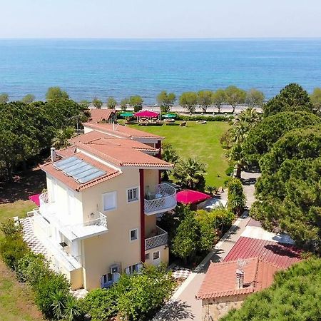 Irida Beach Resort Suites Kyparissia Bagian luar foto