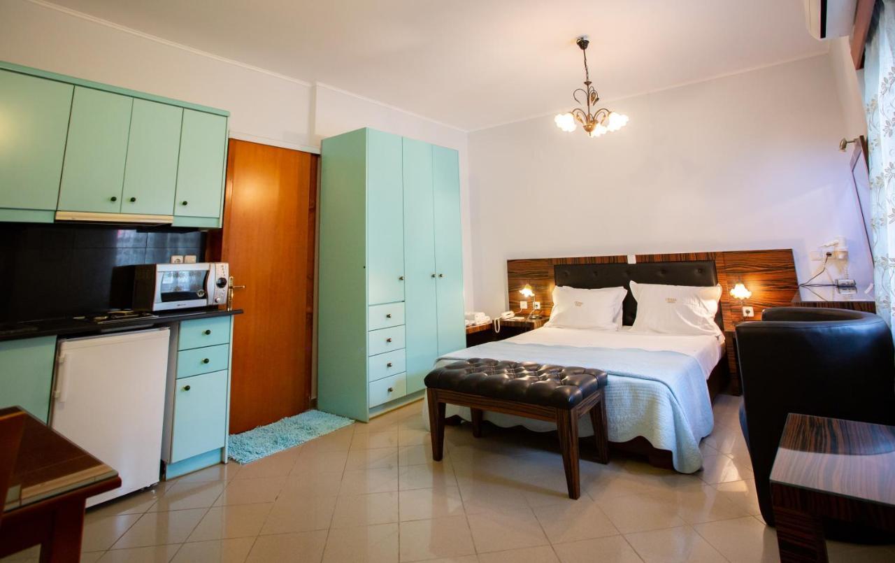 Irida Beach Resort Suites Kyparissia Bagian luar foto