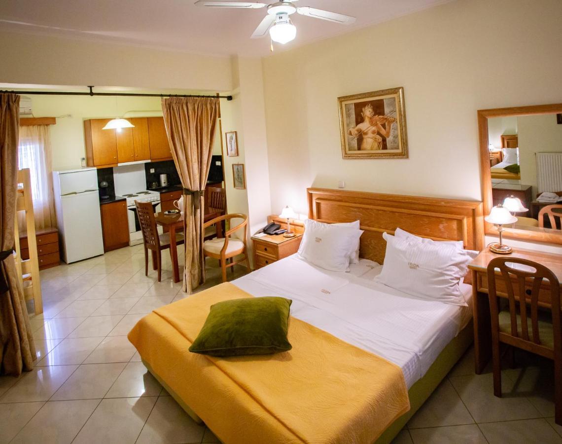 Irida Beach Resort Suites Kyparissia Bagian luar foto