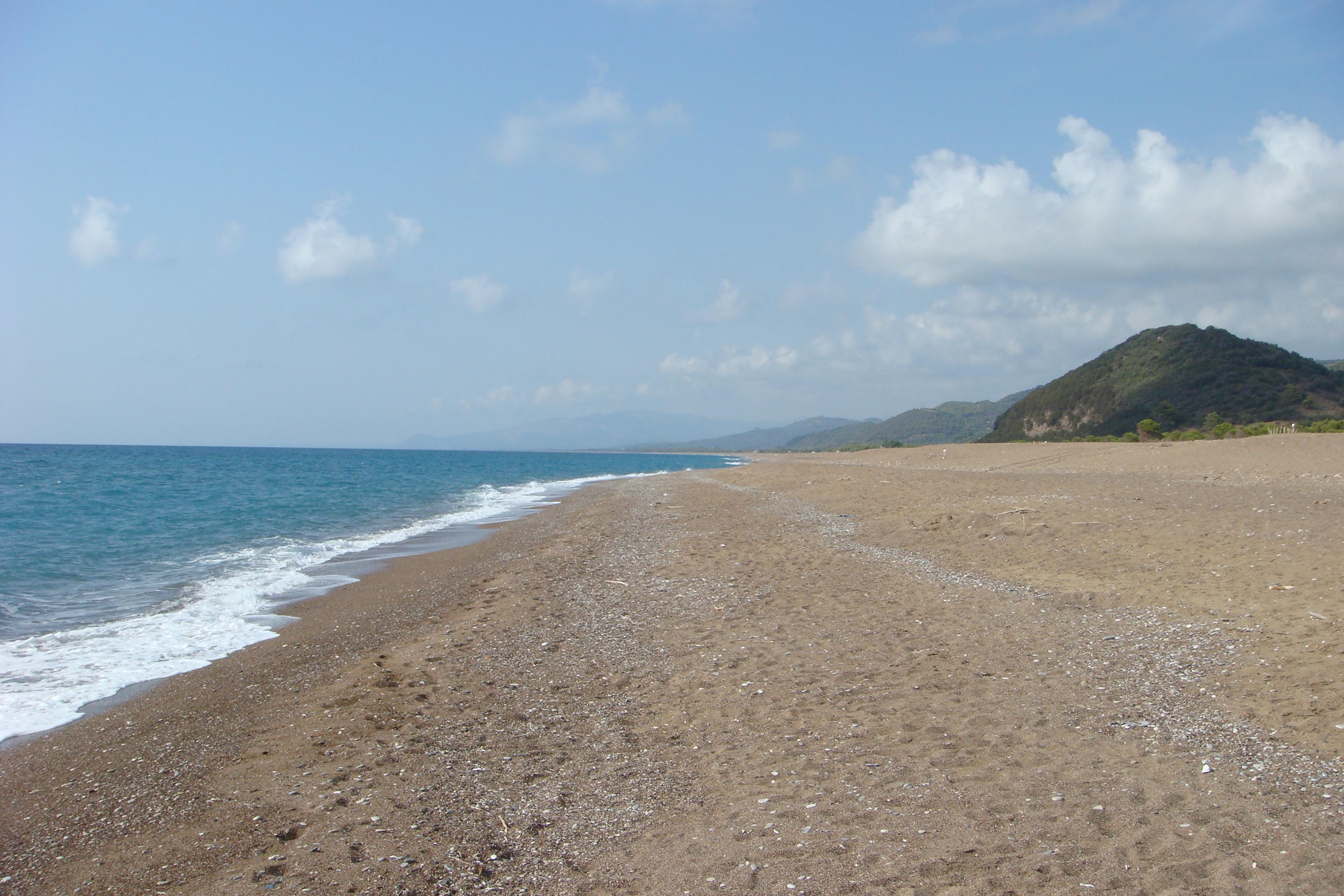 Irida Beach Resort Suites Kyparissia Bagian luar foto