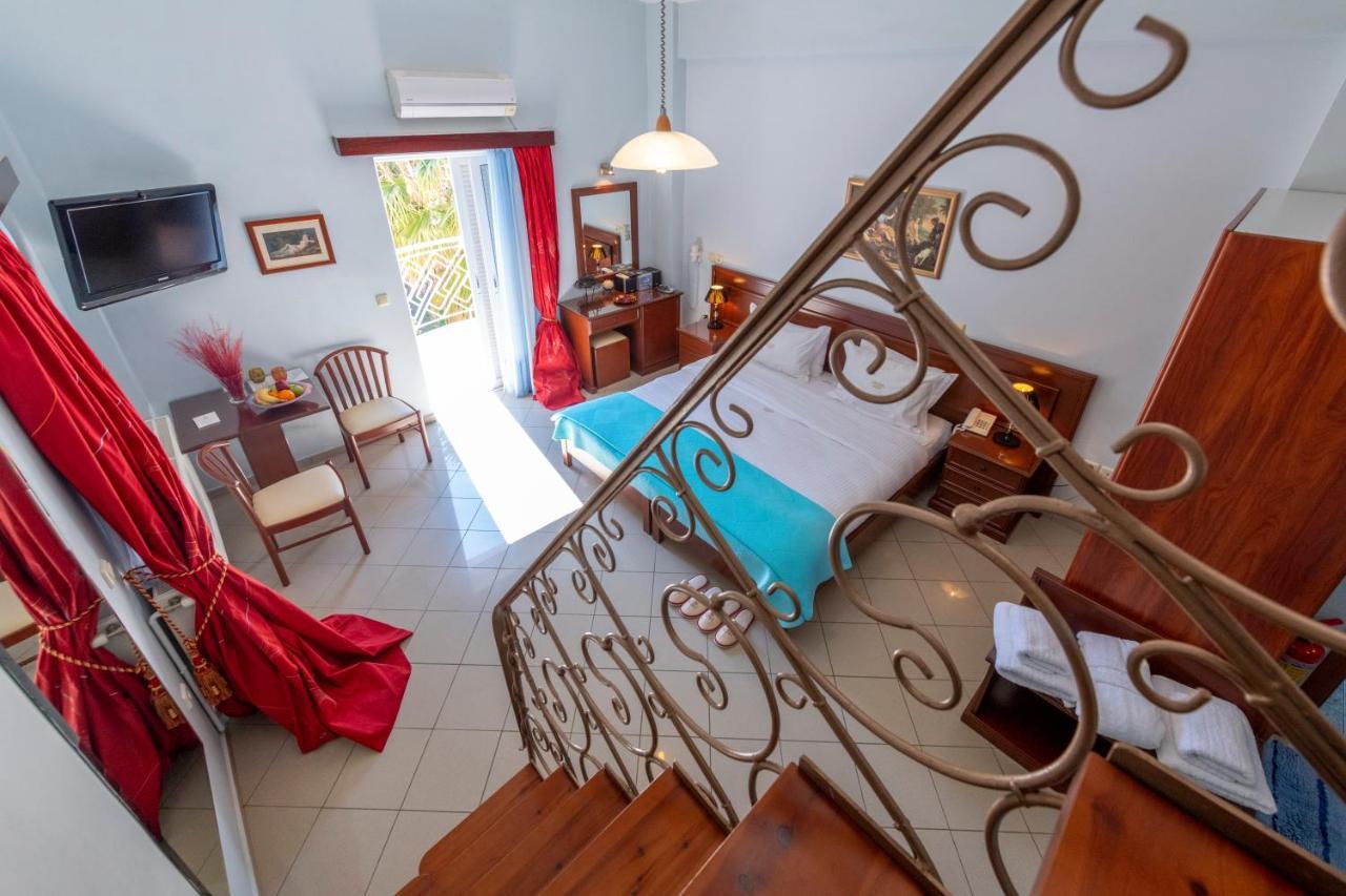 Irida Beach Resort Suites Kyparissia Bagian luar foto