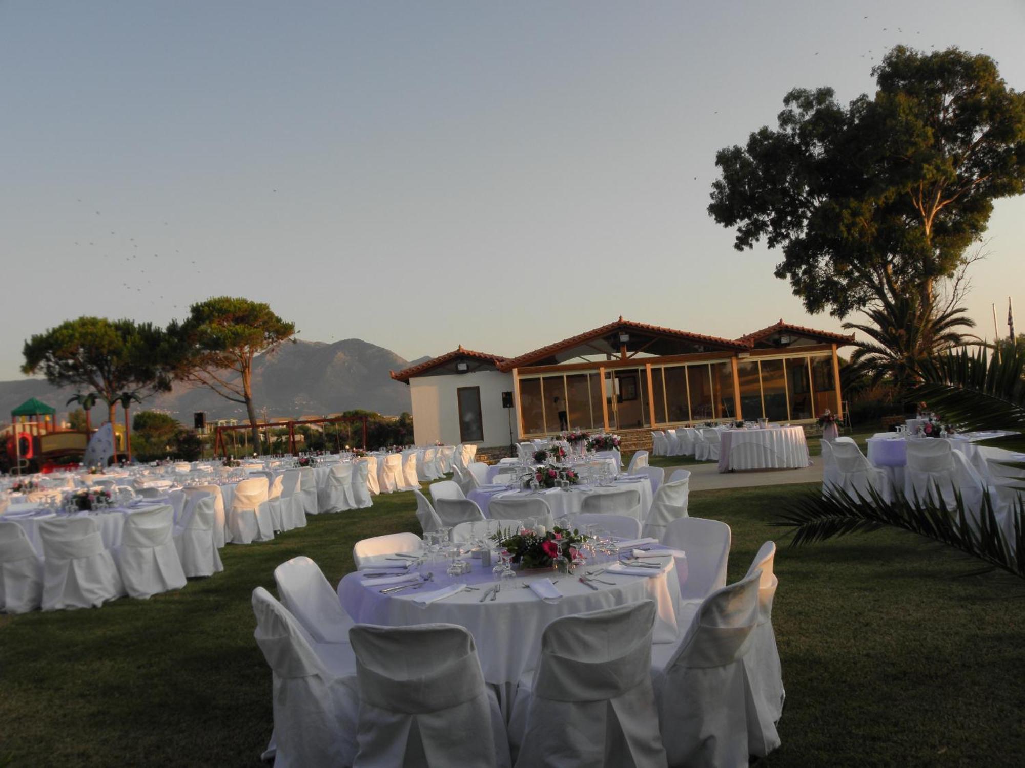 Irida Beach Resort Suites Kyparissia Bagian luar foto