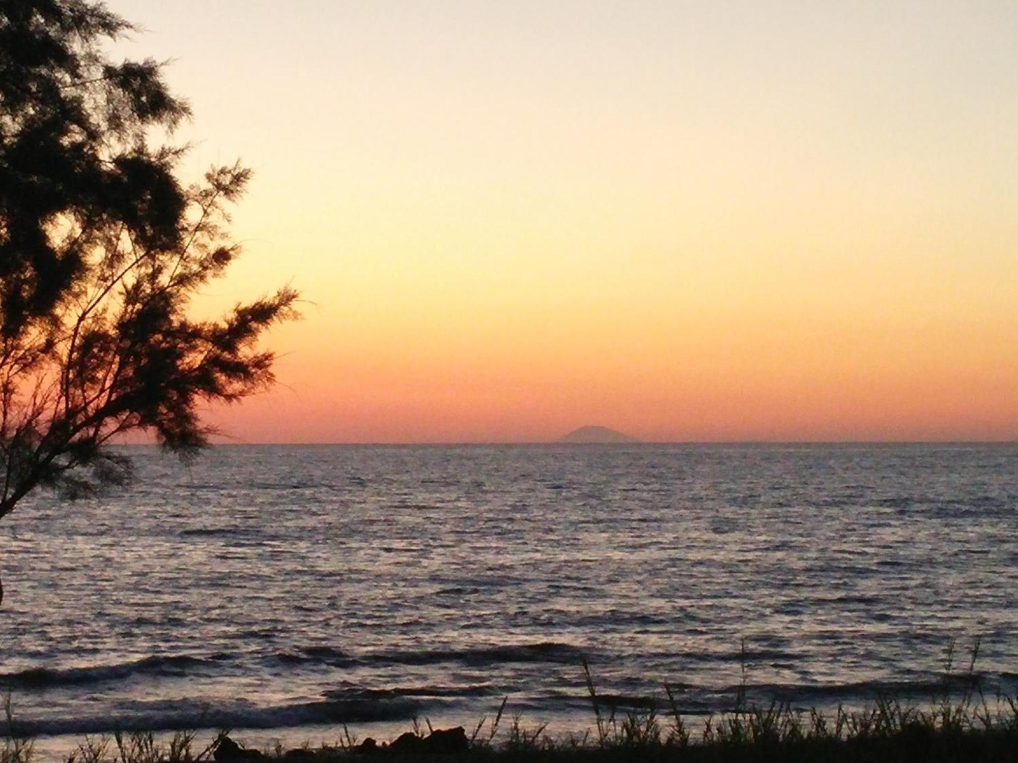 Irida Beach Resort Suites Kyparissia Bagian luar foto