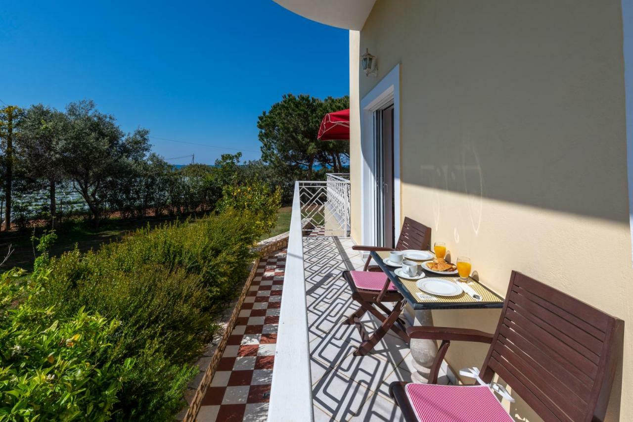 Irida Beach Resort Suites Kyparissia Bagian luar foto